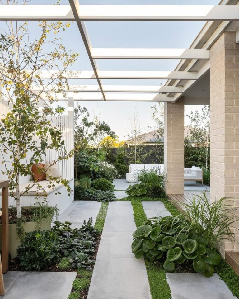 16 Winter Garden Wonders: Cozy & Creative Ideas to Brighten the Cold Season